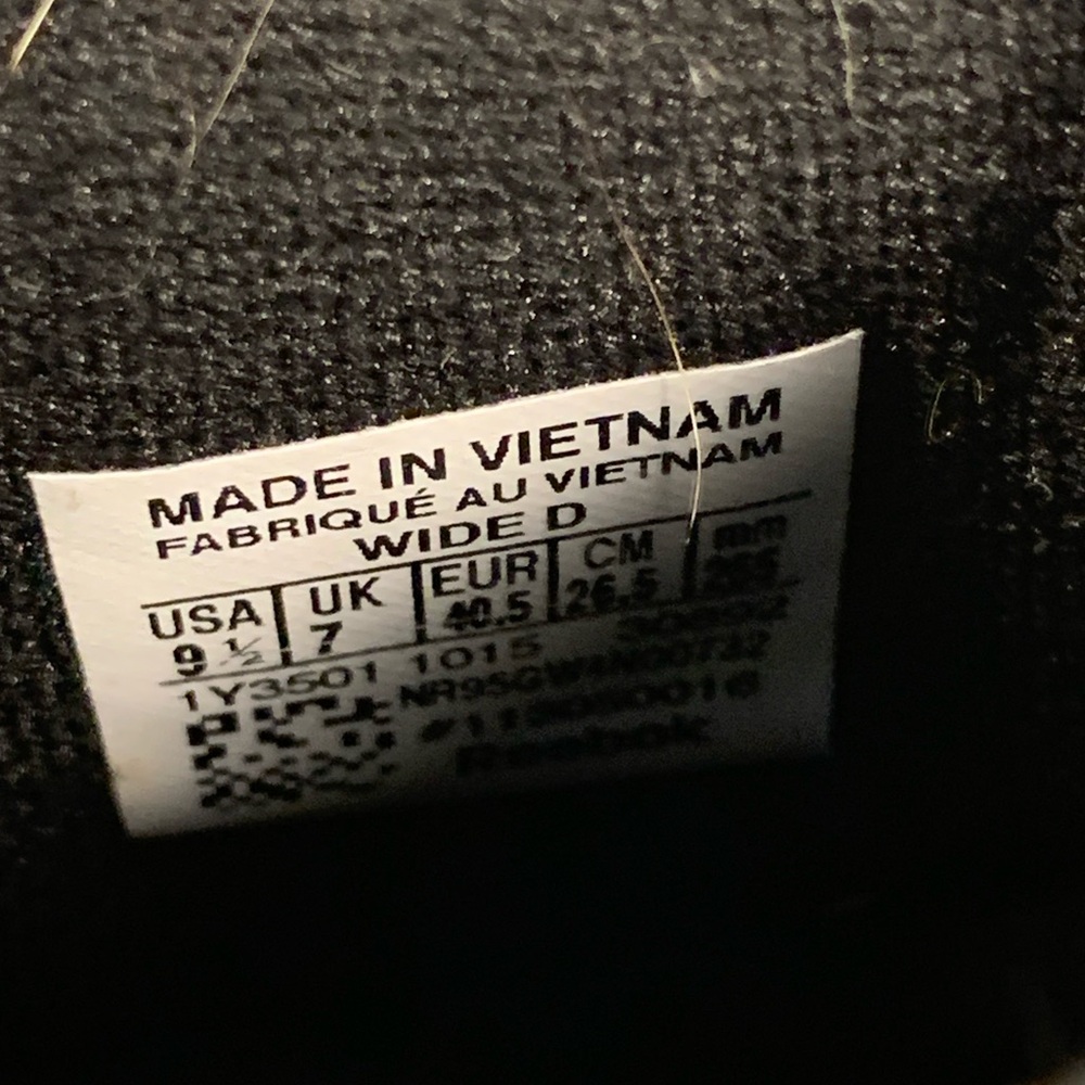 Men’s 9.5 Reebok - Picture 7 of 7